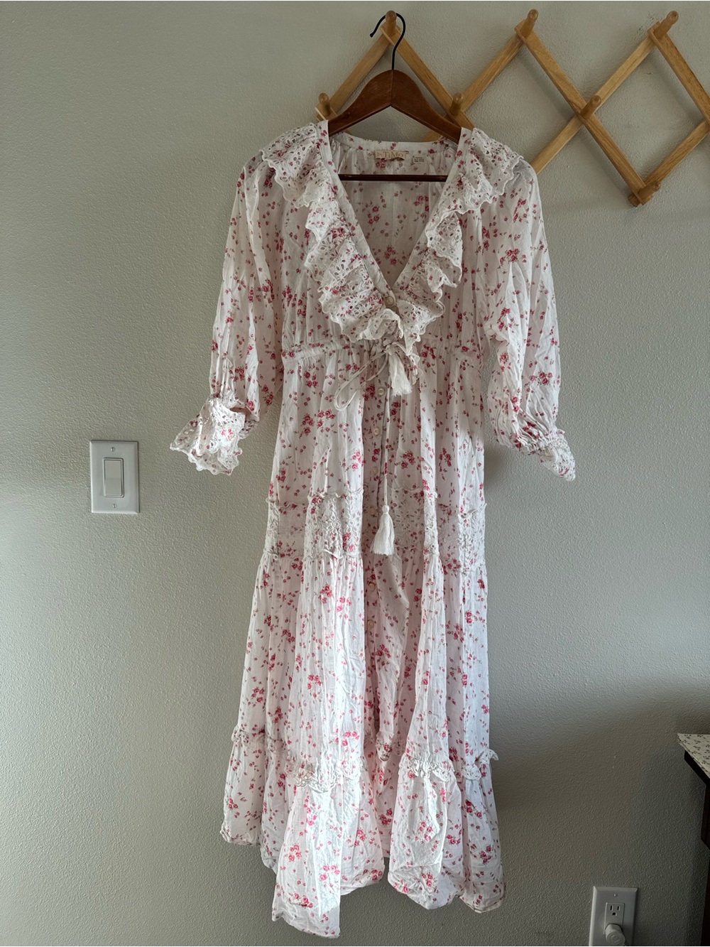 Romantic White Midi Dress with Pink Floral Print - Picture 3 of 6